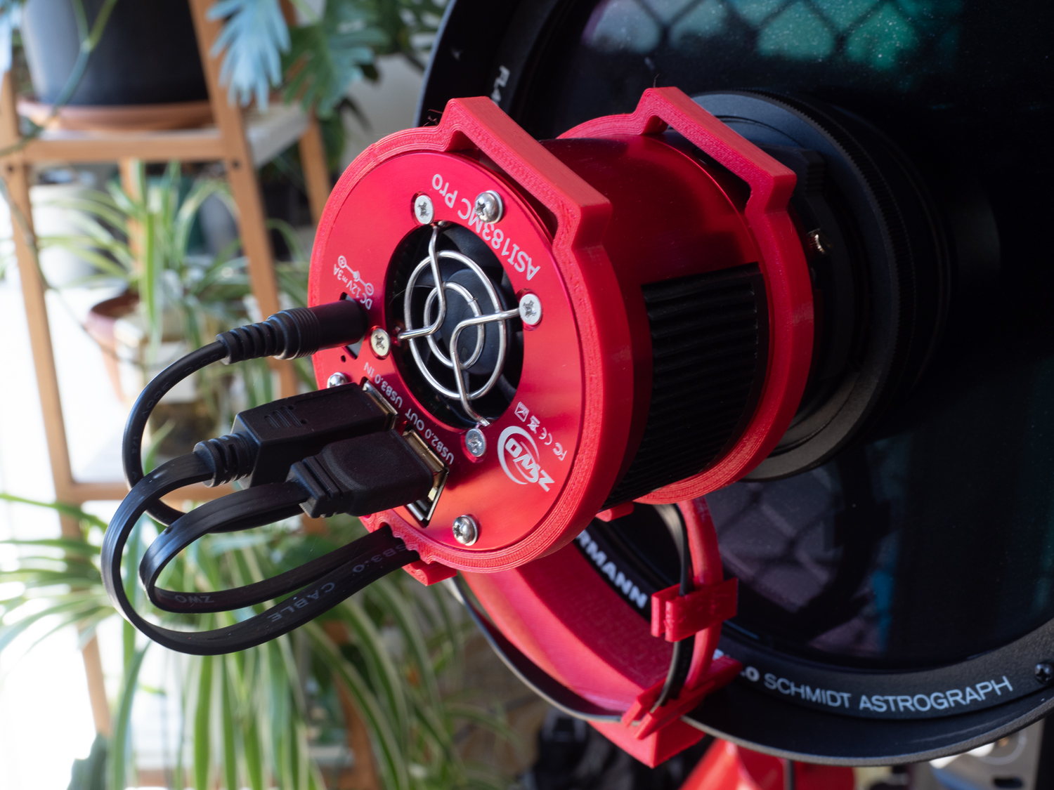 Low profile cable guides for RASA8